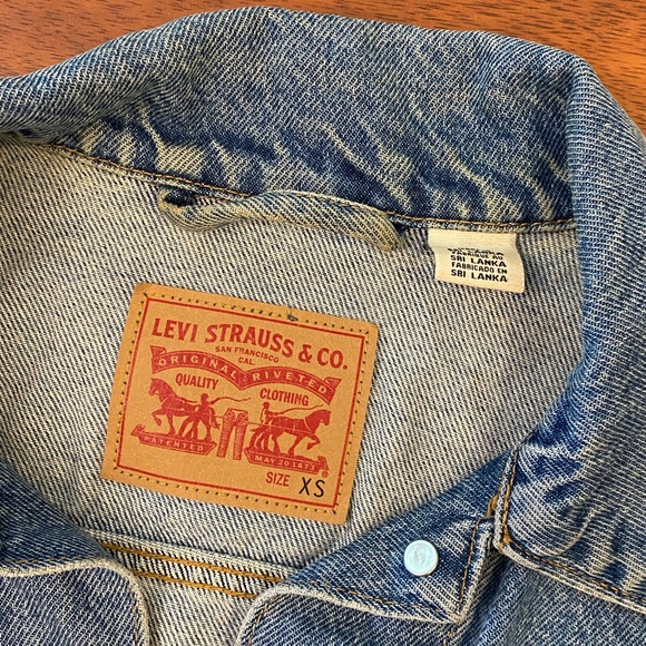 Vintage Levi’s Jean Jacket - Picture 5 of 10